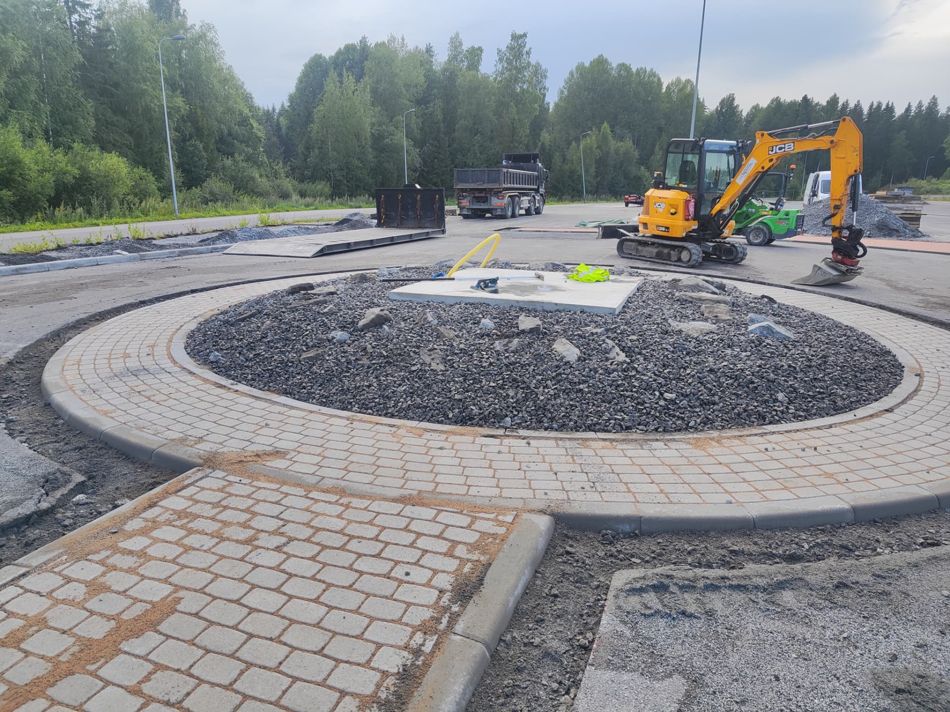 Pihatyöt ja kuljetukset